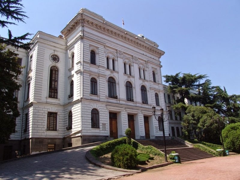 2026 წლიდან ყველა, ვინც სახელმწიფო უნივერსიტეტში ჩააბარებს უფასოდ ისწავლის, კერძო უნივერსიტეტებში გრანტი უქმდება