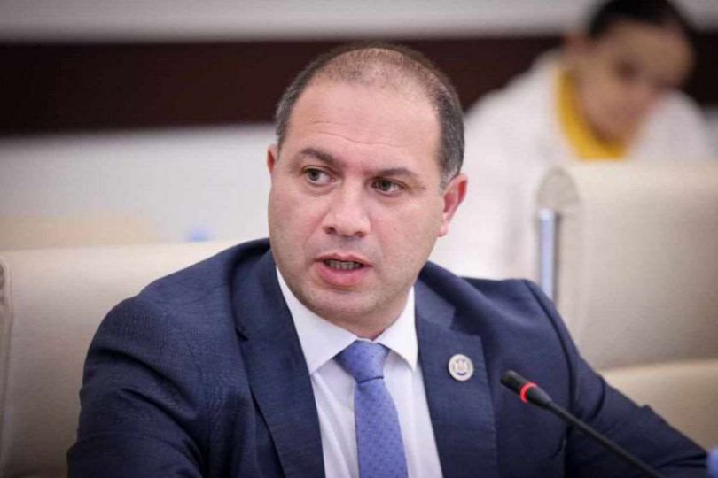 გივი მიქანაძის განცხადებით, წელს, I-VI კლასელები ჩაიცვამენ ფორმას და ყოველ წელს თითო კლასი დაემატება