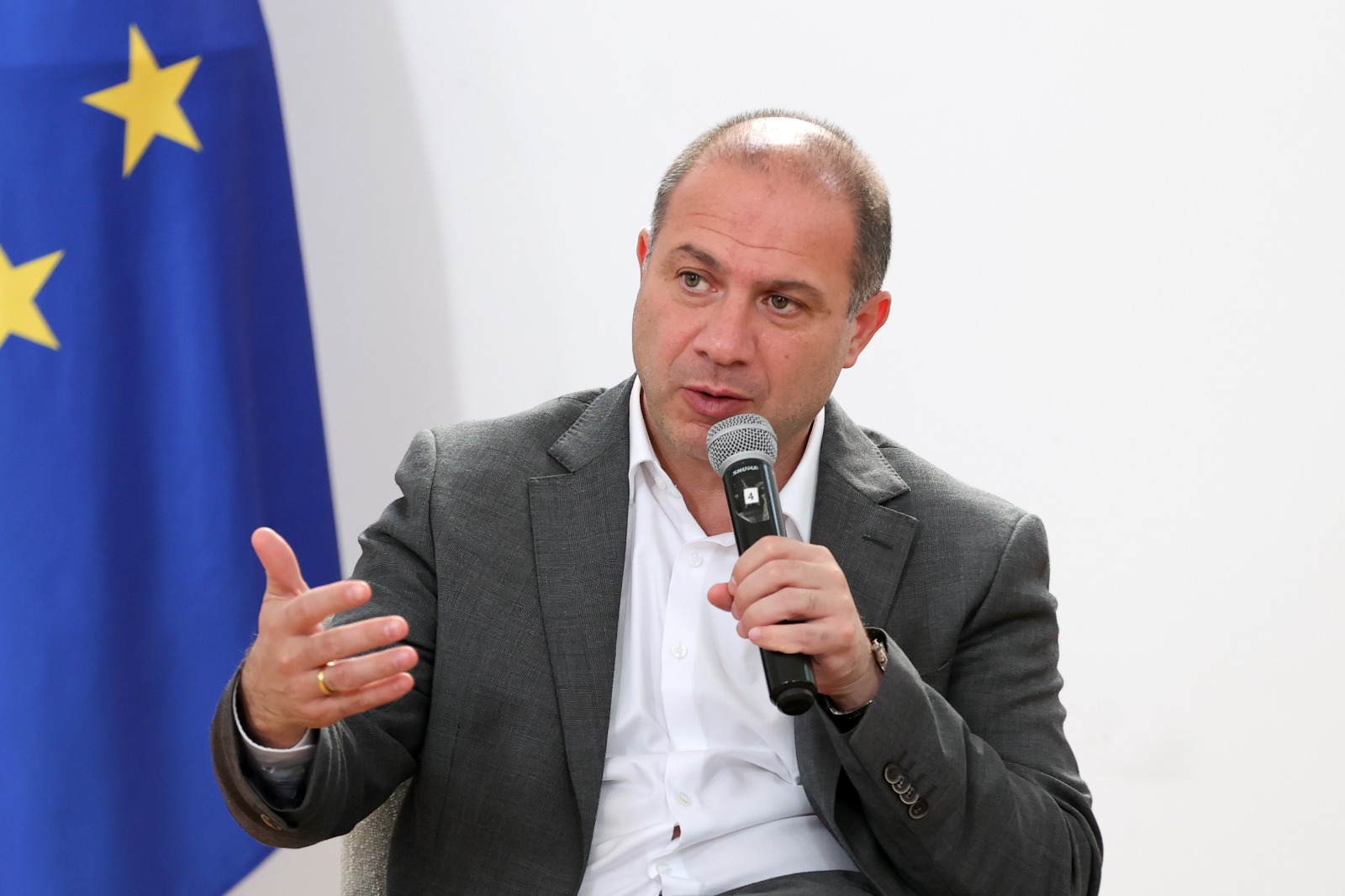 სადაც სკოლის დემონტაჟი განხორციელდება, თბილისსა თუ სხვა ქალაქებში, იმ ადგილზე კვლავ  სკოლა აშენდება – გივი მიქანაძე